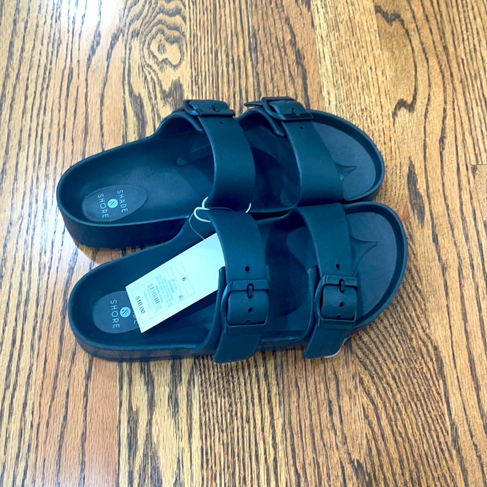 Size 6 Black Plastic Slide Sandals